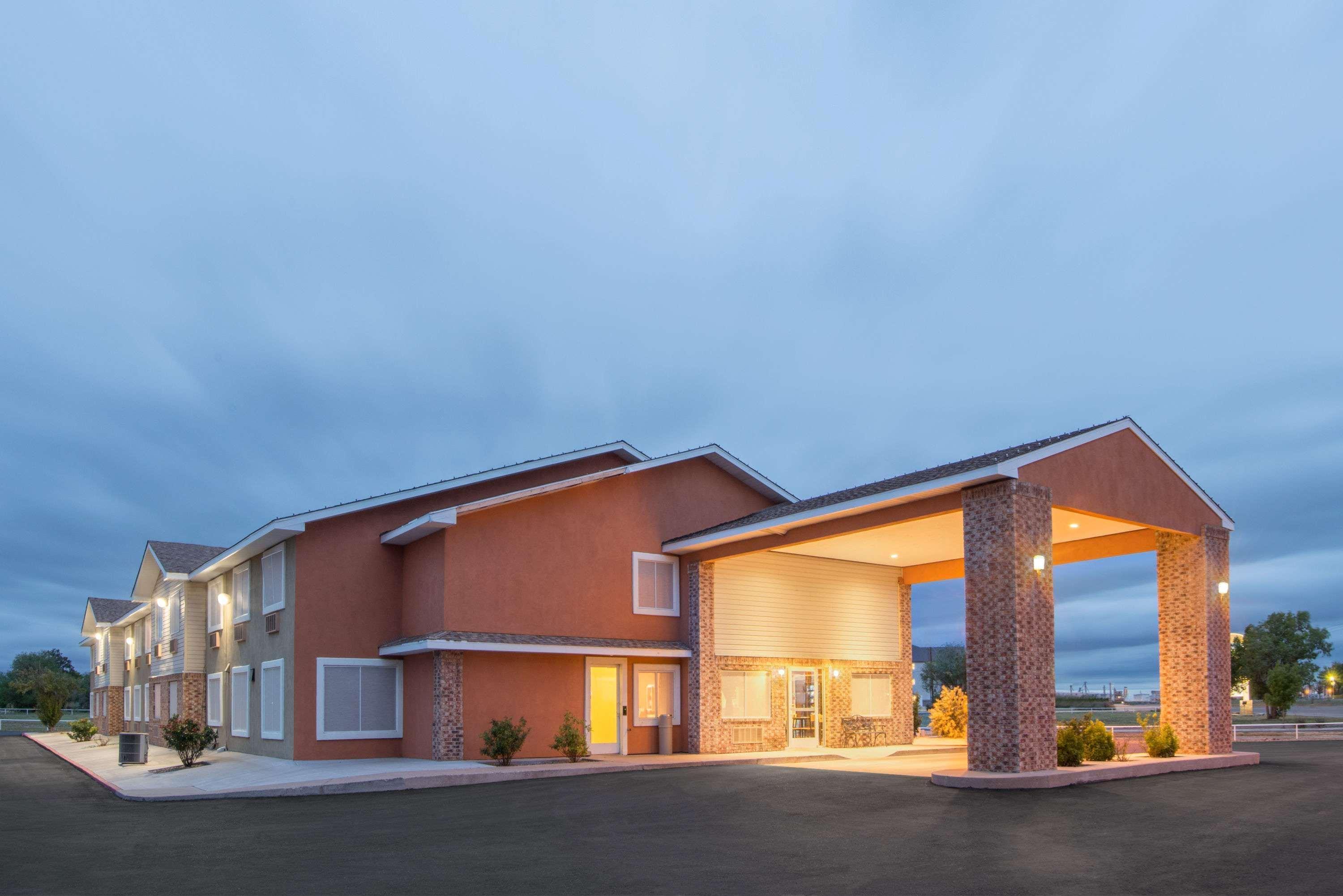 Super 8 By Wyndham Portales Motel Exterior foto
